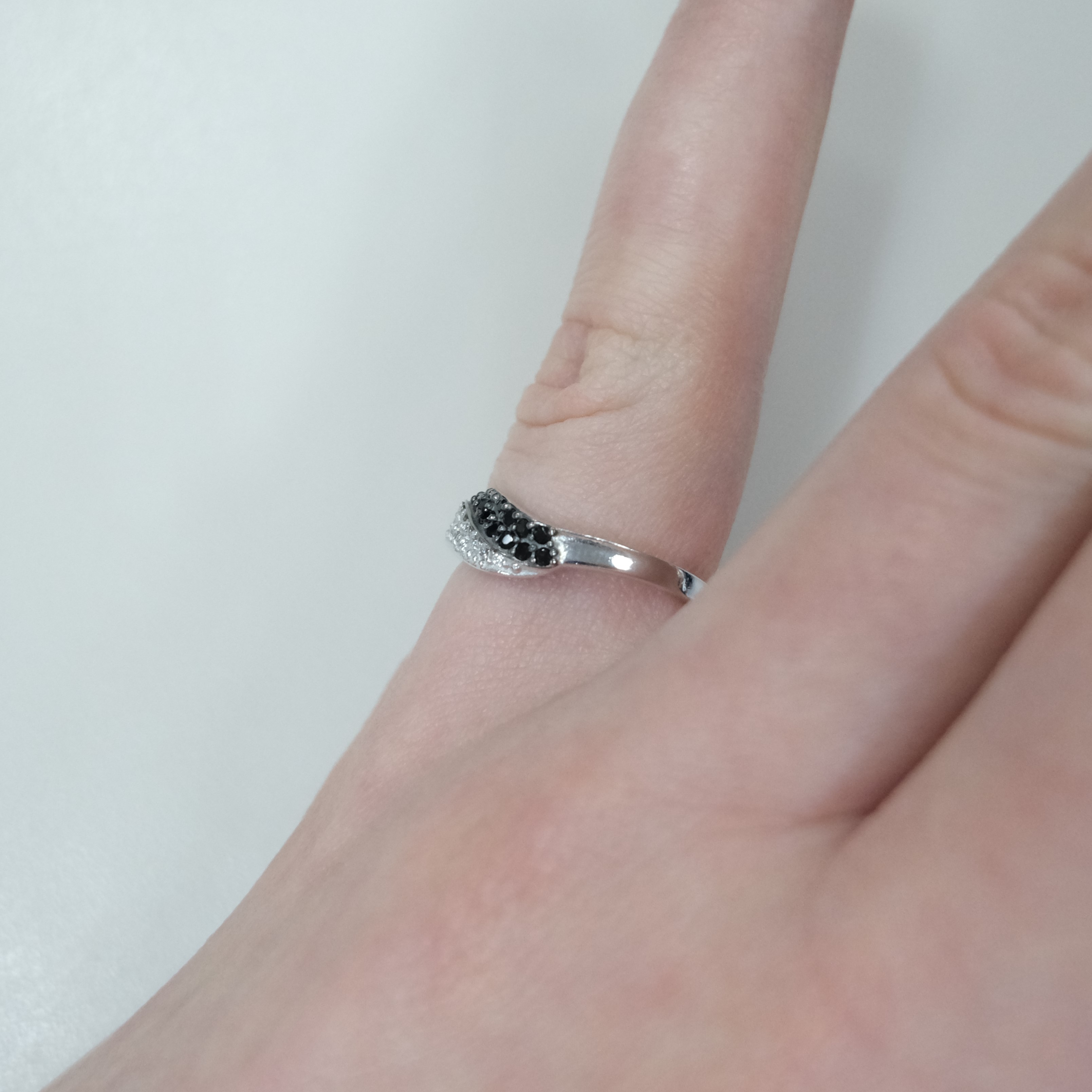 Серебряное кольцо со шпинелью